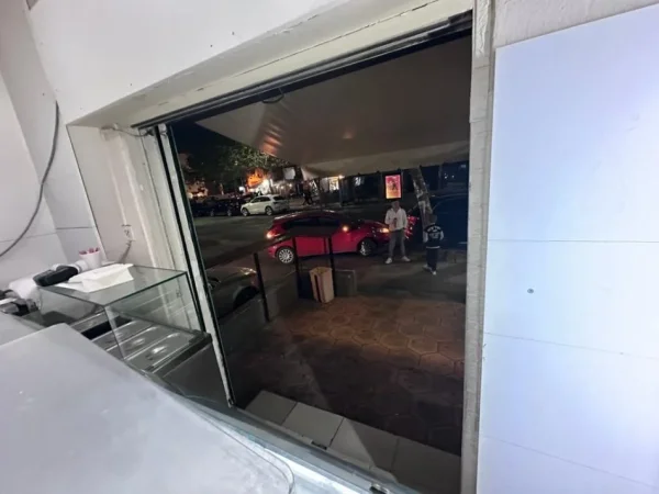 Shitet, Biznesi Fast & Food, Ali Demi, Tirane 15,000 €