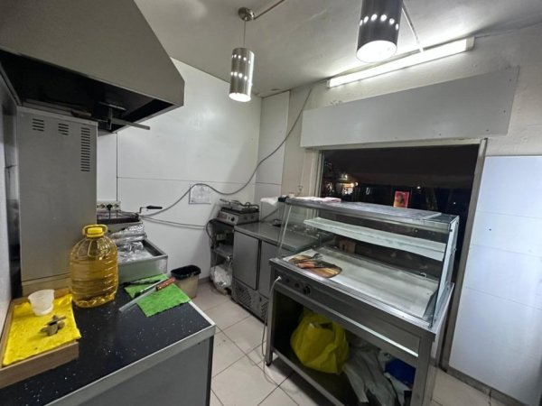Shitet, Biznesi Fast & Food, Ali Demi, Tirane 15,000 €