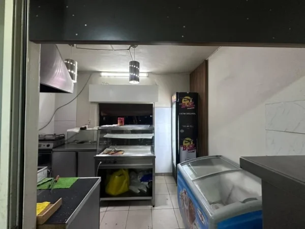 Shitet, Biznesi Fast & Food, Ali Demi, Tirane 15,000 €