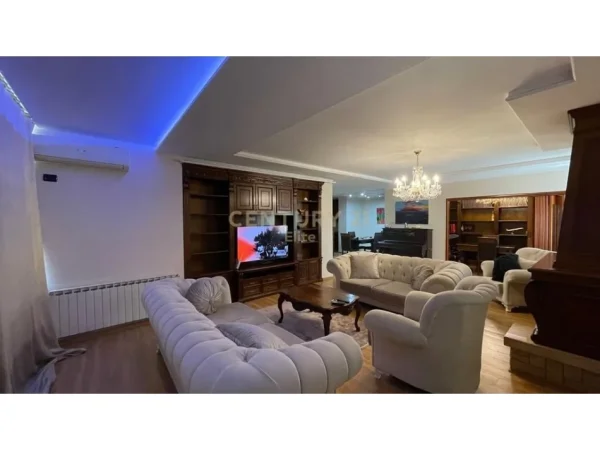Tirane, jepet me qera apartament 2+1 Kati 5, 180 m² 2.000 € (Sheshi Willson)