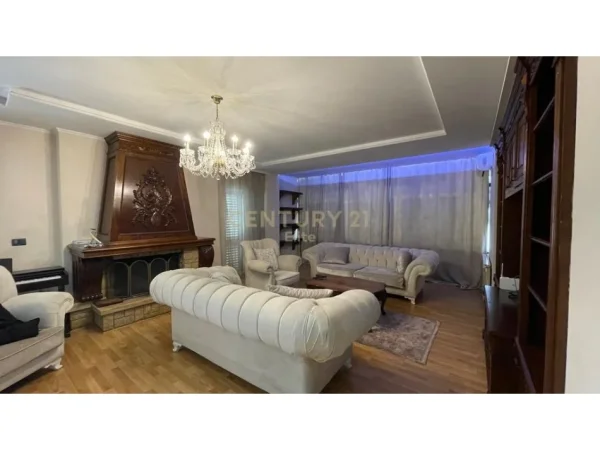 Tirane, jepet me qera apartament 2+1 Kati 5, 180 m² 2.000 € (Sheshi Willson)