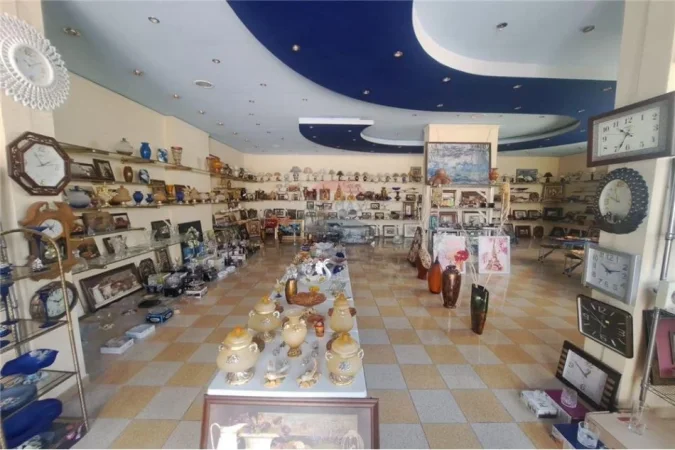 Vlore, jepet me qera ambjent biznesi Kati 2, 249 m² 1.200 € per kate (Pranë Gjimnazit Ali Demi)