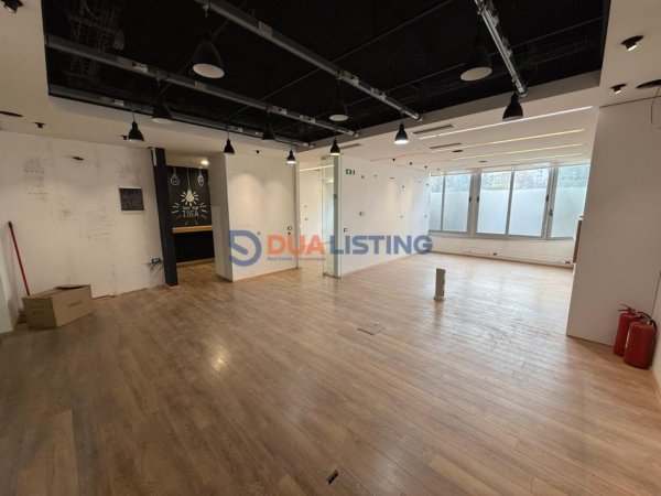 Tirane, jepet me qera zyre Kati 1, 85 m² 1.150 €