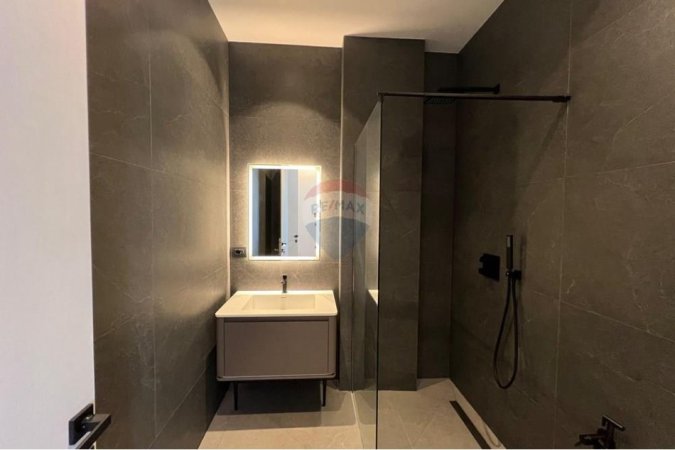 Tirane, jepet me qera Vile 4+1+Ballkon , 400 m² 4.000 € (FOREST RESIDENCE – LIQENI I THATË)