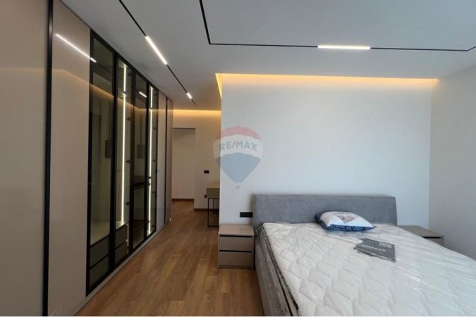 Tirane, jepet me qera Vile 4+1+Ballkon , 400 m² 4.000 € (FOREST RESIDENCE – LIQENI I THATË)