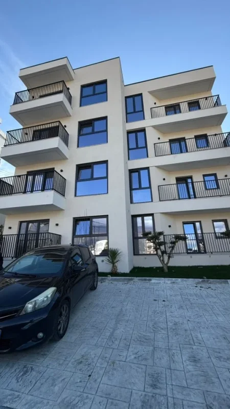 Tirane, shitet apartament 1+1 , 80 m² 124.800 € (PRANE KOMPLEKSIT KONTAKT, ALI DEMI)