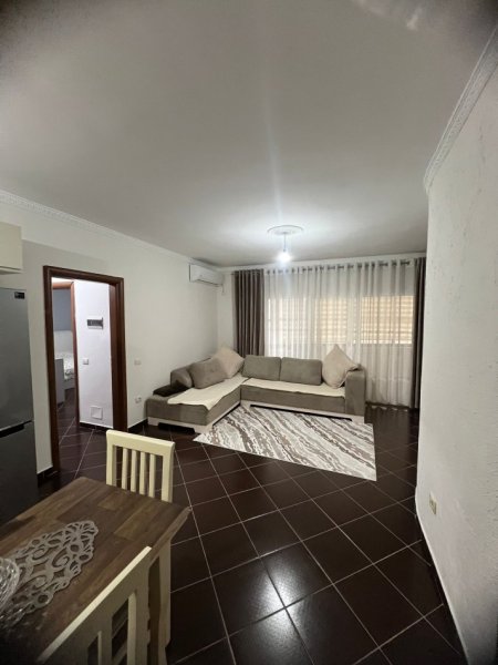 Tirane, jepet me qera apartament 1+1 Kati 3, 350 € 