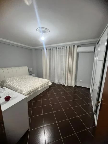 Tirane, jepet me qera apartament 1+1 Kati 3, 350 € 