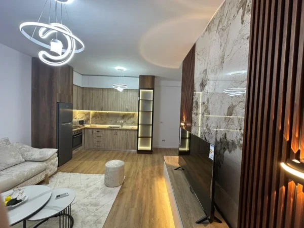 Tirane, shitet apartament 2+1+Ballkon Kati 9, 95 m² 157.000 € (afer bar Famed)