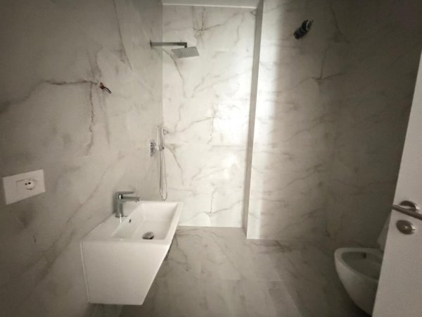 Tirane, shes apartament 3+1+Ballkon Kati 7, 133 m² 139.900 € 