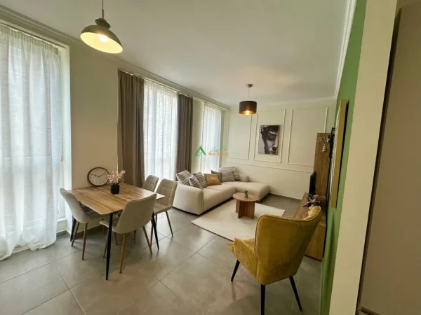 Tirane, jepet me qera apartament 1+1+Ballkon, 65 000 Leke, i pa banuar me pare (Bulevardi i Ri)