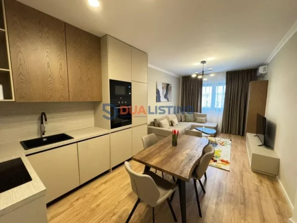Tirane, jepet me qera apartament 1+1+Ballkon Kati 4, 70 m² 650 €