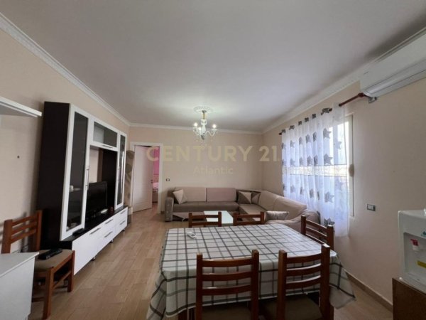Durres, jepet me qera apartament 1+1+Ballkon Kati 2, 89 m² 300 € (Plazh, Iliria)