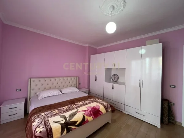 Durres, jepet me qera apartament 1+1+Ballkon Kati 2, 89 m² 300 € (Plazh, Iliria)