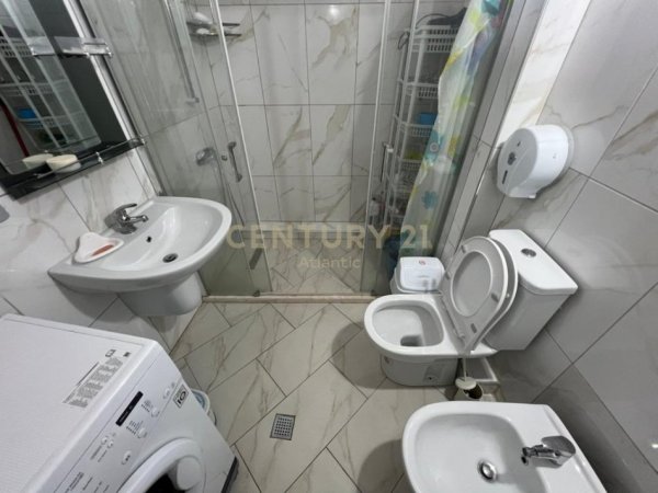 Durres, jepet me qera apartament 1+1+Ballkon Kati 2, 89 m² 300 € (Plazh, Iliria)