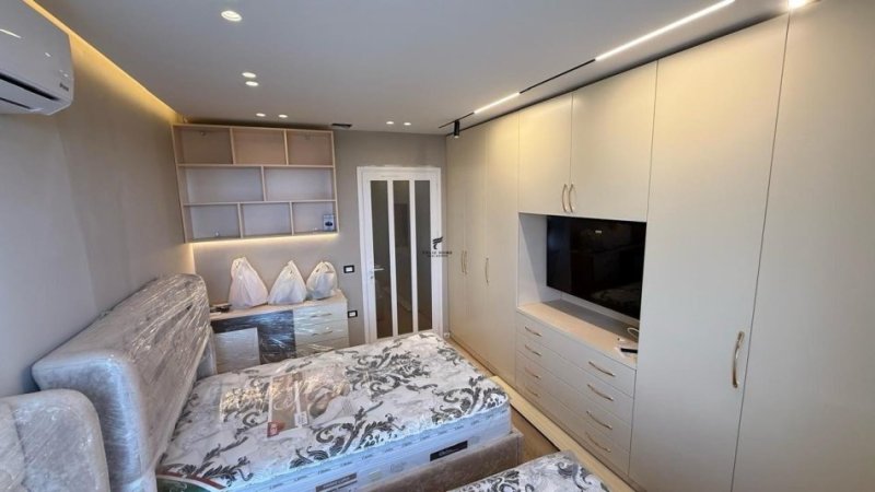 Tirane, shitet apartament 2+1 Kati 7, 108 m² 250.000 € (RRUGA E DIBRES)