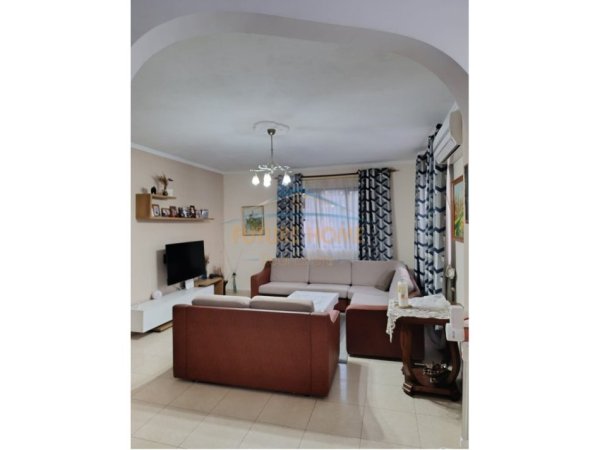Tirane, shitet apartament 2+1+Ballkon Kati 3, 110 m² 211.500 € 