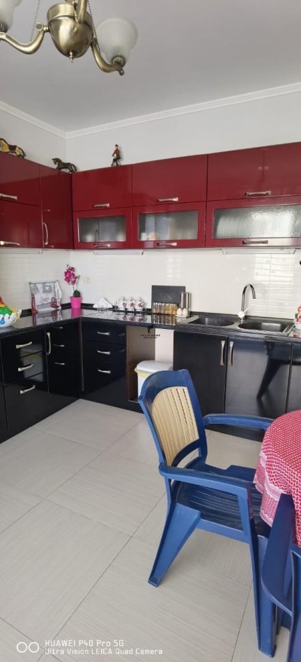 Tirane, jepet me qera apartament 2+1 Kati 6, 91 m² 500 € (YZBERISHT)