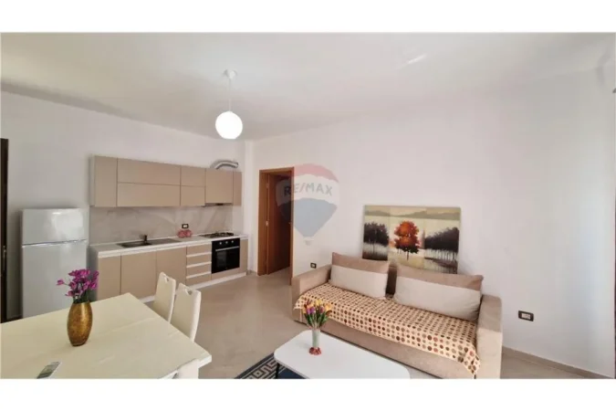 Vlore - Lungomare, shitet apartament 1+1 Kati 4, 66 m² 139.000 € (Rruga Aleksandër Moisiu, pranë Marina Bay)