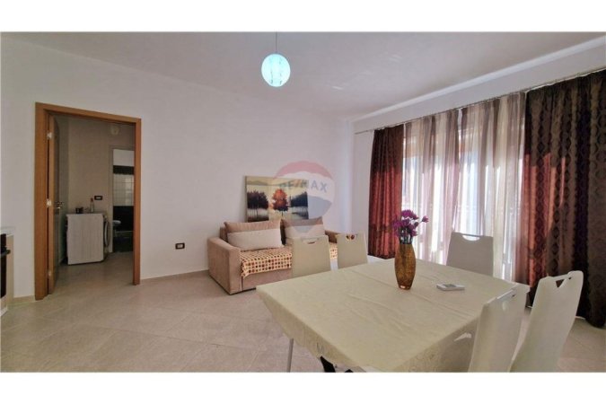 Vlore - Lungomare, shitet apartament 1+1 Kati 4, 66 m² 139.000 € (Rruga Aleksandër Moisiu, pranë Marina Bay)