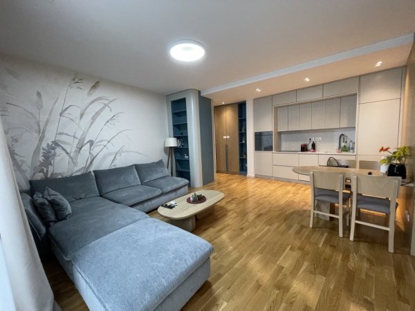 Tirane, jepet me qera apartament 1+1+Ballkon Kati 4, 75 m² 1.500 € (Lake view)