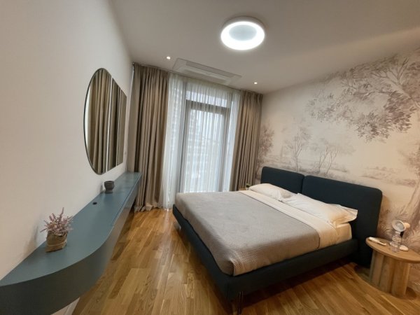 Tirane, jepet me qera apartament 1+1+Ballkon Kati 4, 75 m² 1.500 € (Lake view)