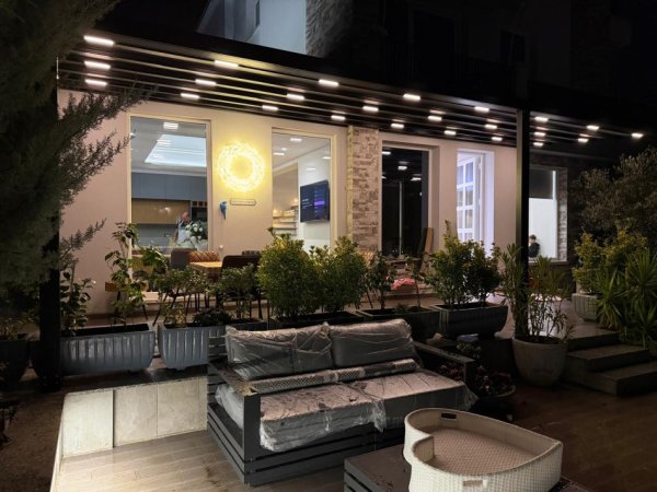 Tirane, jepet me qera Vile , 140 m² 4.000 € (Sauk)