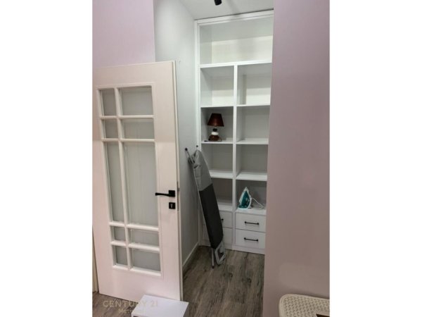 Tirane, jepet me qera apartament 2+1 Kati 2, 80 m² 850 € (Stacioni trenit)