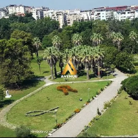 Tirane, jepet me qera dyqan Kati 0, 30 m² 350 € (kopshti botanik)