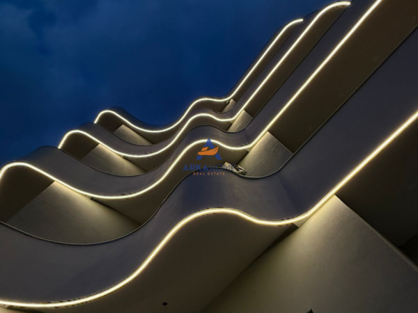 Tirane, jepet me qera apartament 1+1+Ballkon Kati 4, 238 m² 6.000 € 