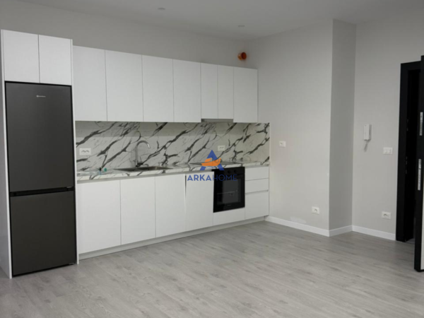 Tirane, jepet me qera apartament 1+1+Ballkon Kati 4, 238 m² 6.000 € 