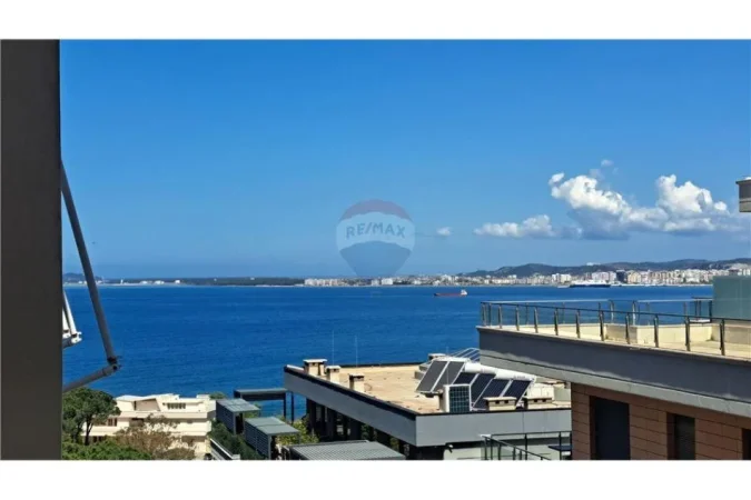 Vlore - Lungomare, shitet 1+1 Kati 7, 66 m² 139.000 € (Rr. Aleksandër Moisiu – pranë Marina Bay Resort)