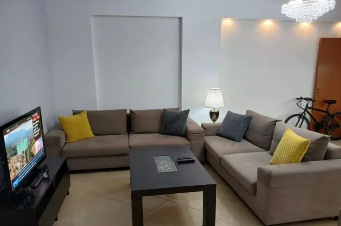 Tirane, jepet me qera apartament 2+1 Kati 2, 87 m² 520 € (fresku)
