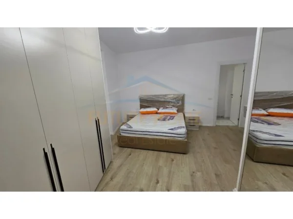 Tirane, jepet me qera 2+1+Ballkon Kati 2, 102 m² 1.000 € (Komuna parisit)