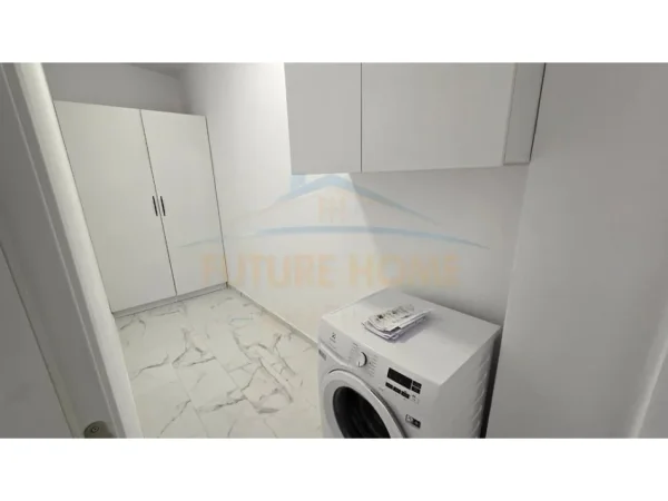 Tirane, jepet me qera 2+1+Ballkon Kati 2, 102 m² 1.000 € (Komuna parisit)