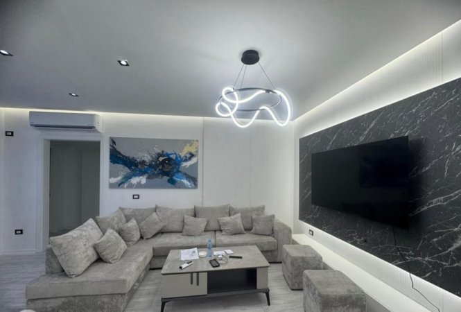 Tirane, jepet me qera apartament 3+1+Ballkon Kati 7, 106 m² 1.500 € (KOMPLEKSI DELIJORGJI)