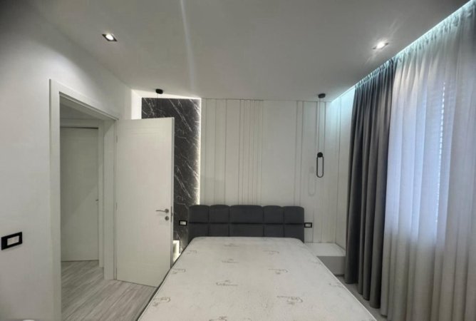 Tirane, jepet me qera apartament 3+1+Ballkon Kati 7, 106 m² 1.500 € (KOMPLEKSI DELIJORGJI)