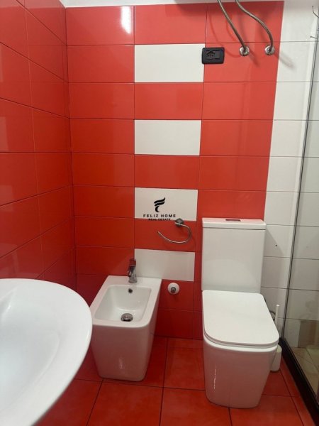 Tirane, jepet me qera apartament 2+1 Kati 1, 90 m² 600 € (SELITE)