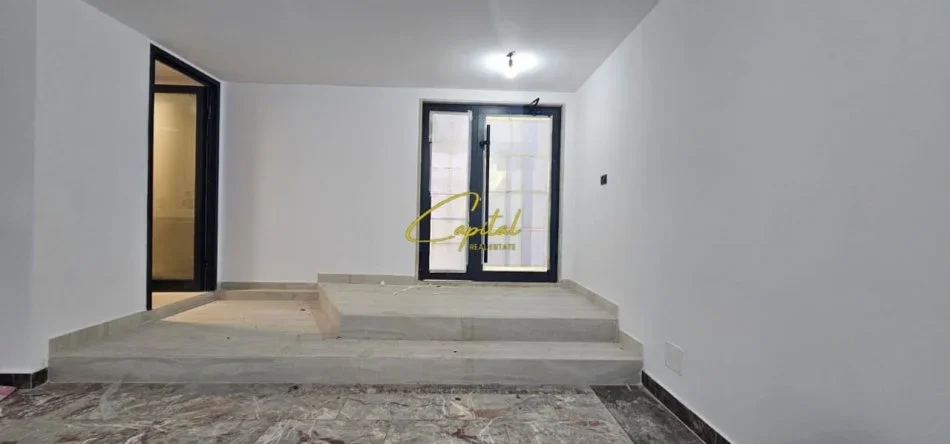 Tirane, jepet me qera ambjent biznesi Kati 0, 200 m² 3.000 € (ISH BLLOKU)
