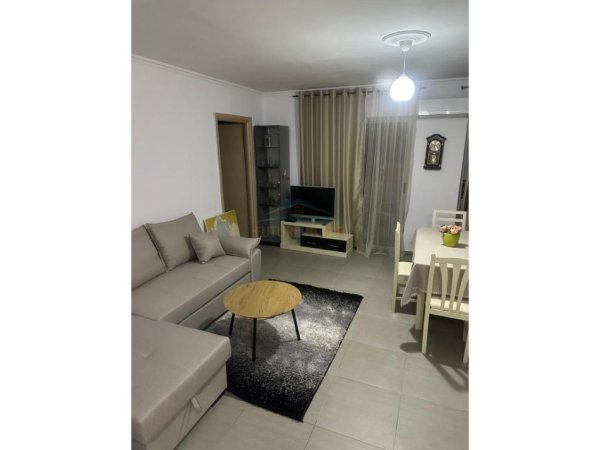 Tirane, jap me qera apartament 2+1+Ballkon Kati 2, 88 m² 600 € (KOMUNA E PARISIT)