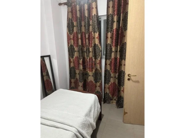 Tirane, jap me qera apartament 2+1+Ballkon Kati 2, 88 m² 600 € (KOMUNA E PARISIT)