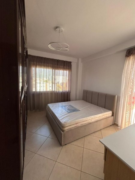 Tirane, jepet me qera apartament 2+1+Ballkon Kati 6, 106 m² 550 € (qsut)