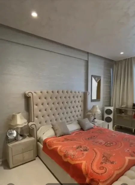 SHITET APARTAMENT 2+1+2 POSTE PARKIMI  NE ALI DEMI   240.000 €