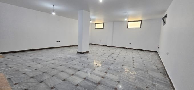 Tirane, jepet me qera ambjent biznesi Kati -1, 200 m² 3.000 € (ish blloku)