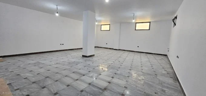 Tirane, jepet me qera ambjent biznesi Kati -1, 200 m² 3.000 € (ish blloku)