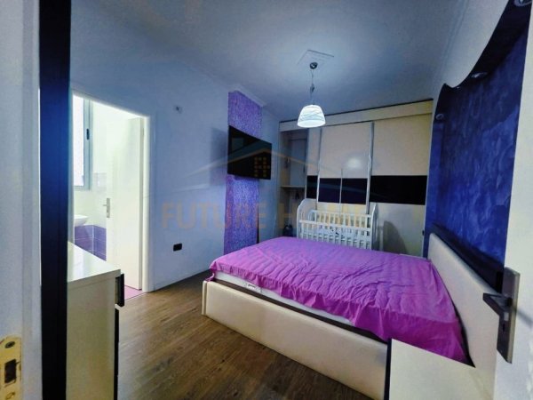 Tirane, jepet me qera apartament 2+1+Ballkon Kati 2, 86 m² 550 € (FRESKU)