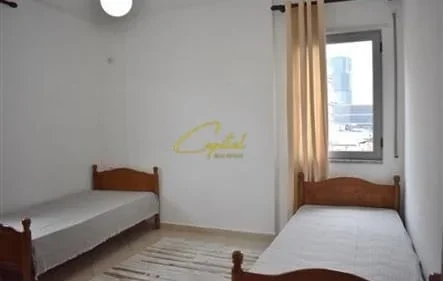 Tirane, jepet me qera apartament 2+1 Kati 4, 70 m² 600 € (PROKURORIA E TIRANES)