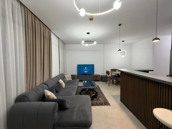 Tirane, jepet me qera apartament 2+1 Kati 4, 115 m² 1.300 € (Tek Montesori School.)