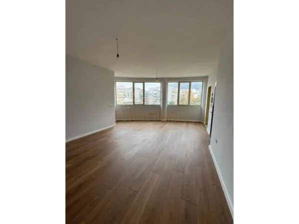 Tirane, shitet apartament 1+1 Kati 2, 64 m² 84.000 € (Fresku)