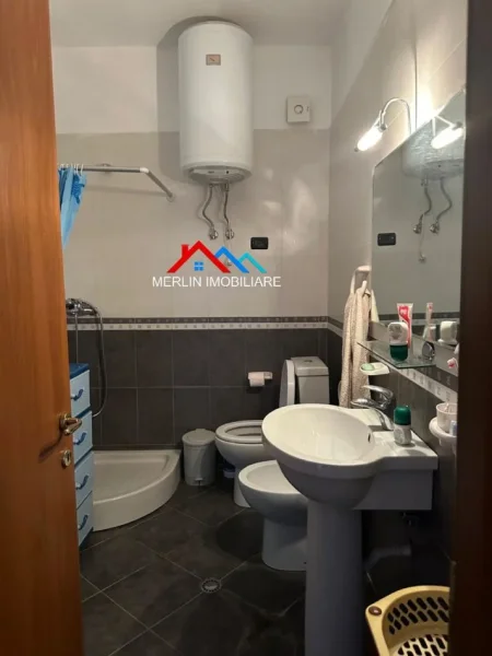 Tirane, shitet apartament 2+1+Ballkon Kati 1, 80 m² 155.000 € (RRUGA SHEFQET KUKA,TELEFERIKU)